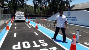 mobil ultrasonik pemohon ujian sidoarjo praktik gunakan